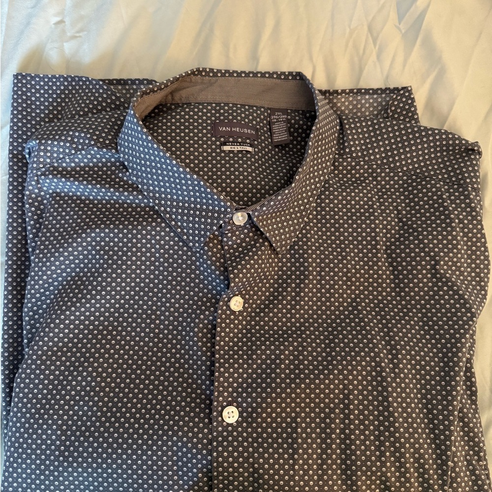 Van Heusen Men's Dark Gray Polka Dot Long Sleeve Shirt